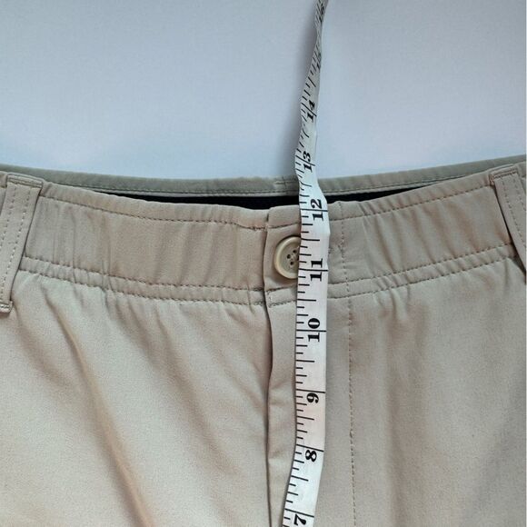 Under Armour Cream Shorts Size 36 - Picture 7 of 9